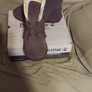 Bearpaw suede  boots with neverwet size 9w